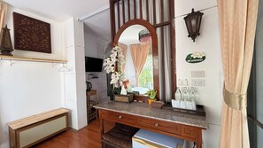 Triple Deluxe | Living area | LED TV