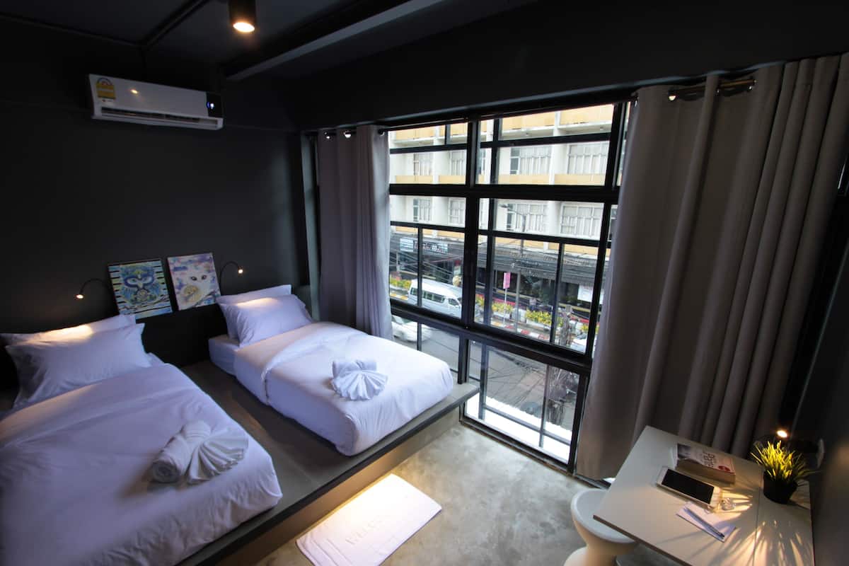 Free WiFi, bed sheets