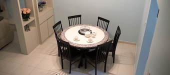 Holidayhome 188 Taman Sejati Suria