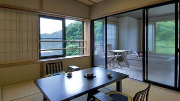 In-room safe, free WiFi