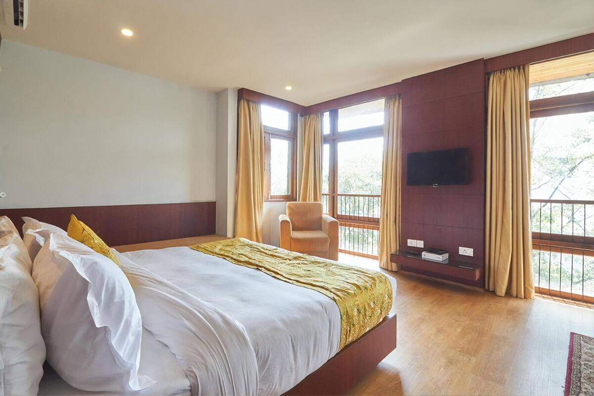 Premium bedding, down comforters, desk, soundproofing