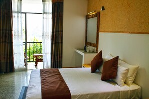 Egyptian cotton sheets, premium bedding, Select Comfort beds - The Tenth Hotel (Ella)