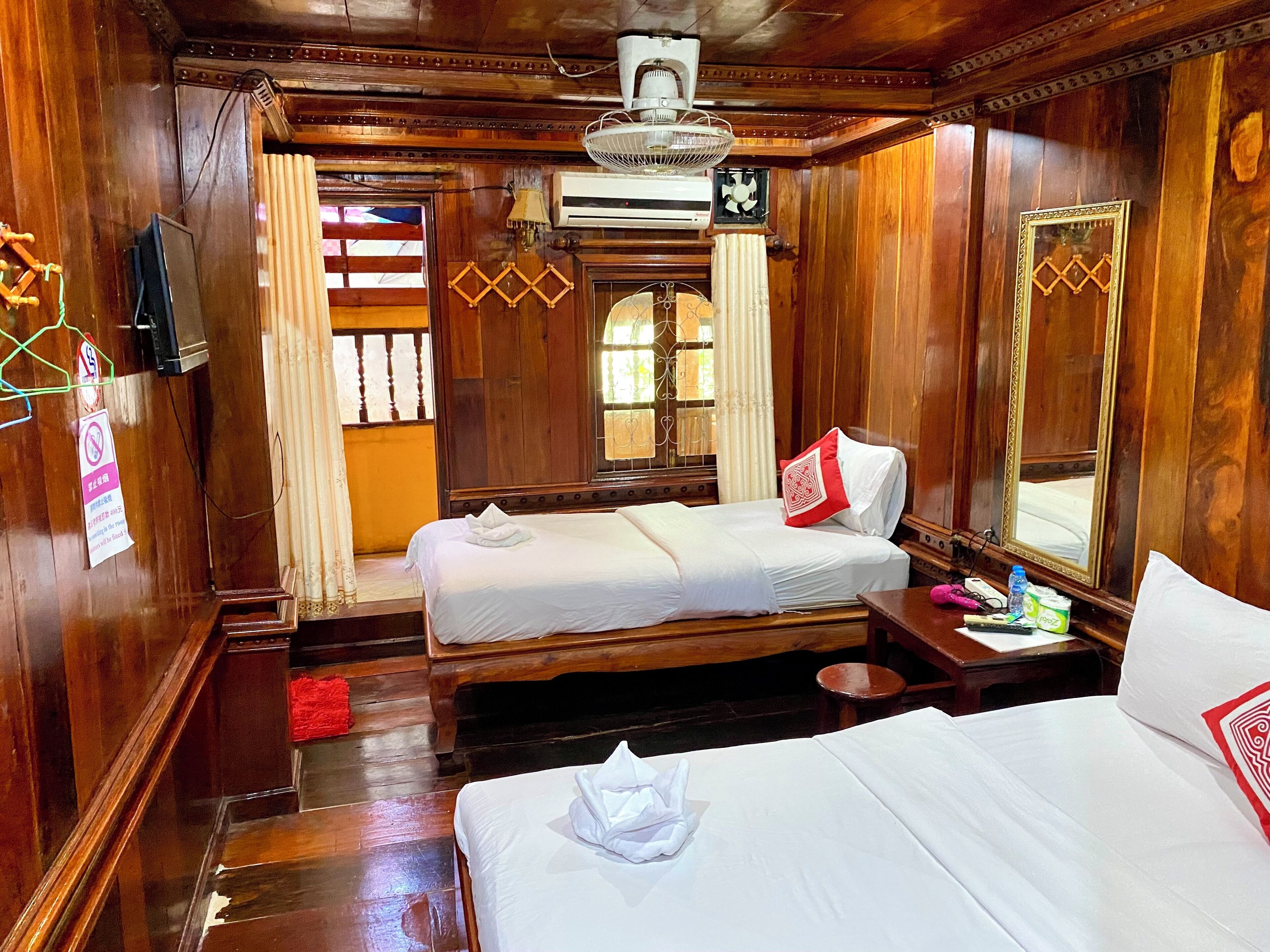 Triple Room Ground Floor | Escritorio, wifi gratis, ropa de cama