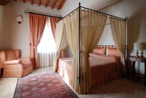 Premium bedding, cribs/infant beds, bed sheets