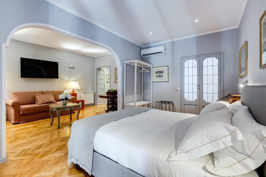 Deluxe Suite, Kitchen, Tower | Frette Italian sheets, premium bedding, down duvets, pillow-top beds