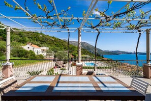 Apartamento (Apartments Klis - Three-Bedroom Apart) | Terraço/pátio