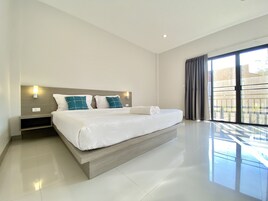 Superior Room, Balcony | In-room safe, desk, laptop workspace, blackout drapes