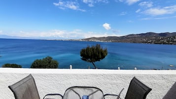 Superior Double Room, 1 Double Bed, Sea View | Living area | LED TV