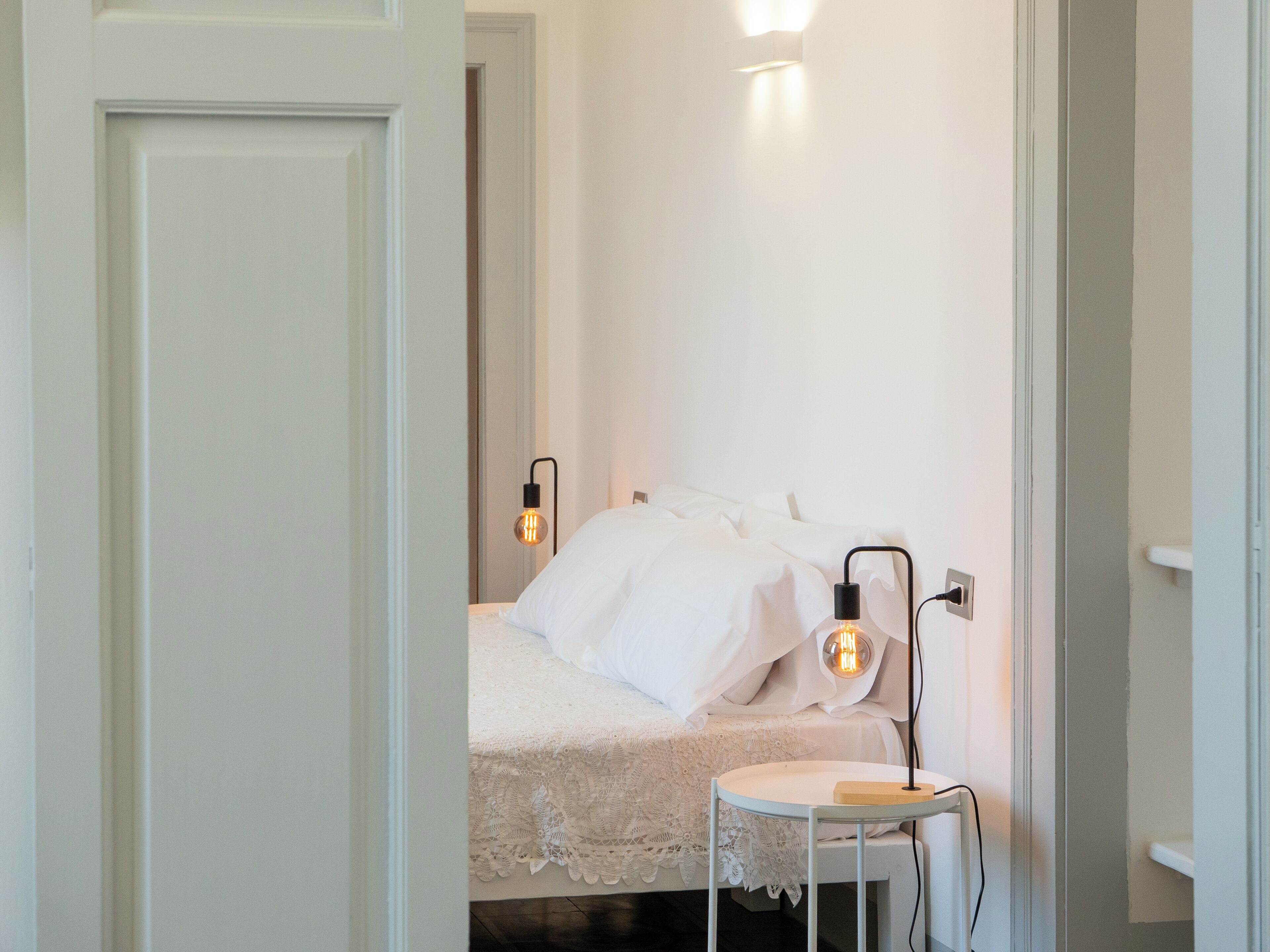 Apartamento superior, vistas a la ciudad | 1 dormitorio, cortinas opacas, wifi gratis y ropa de cama