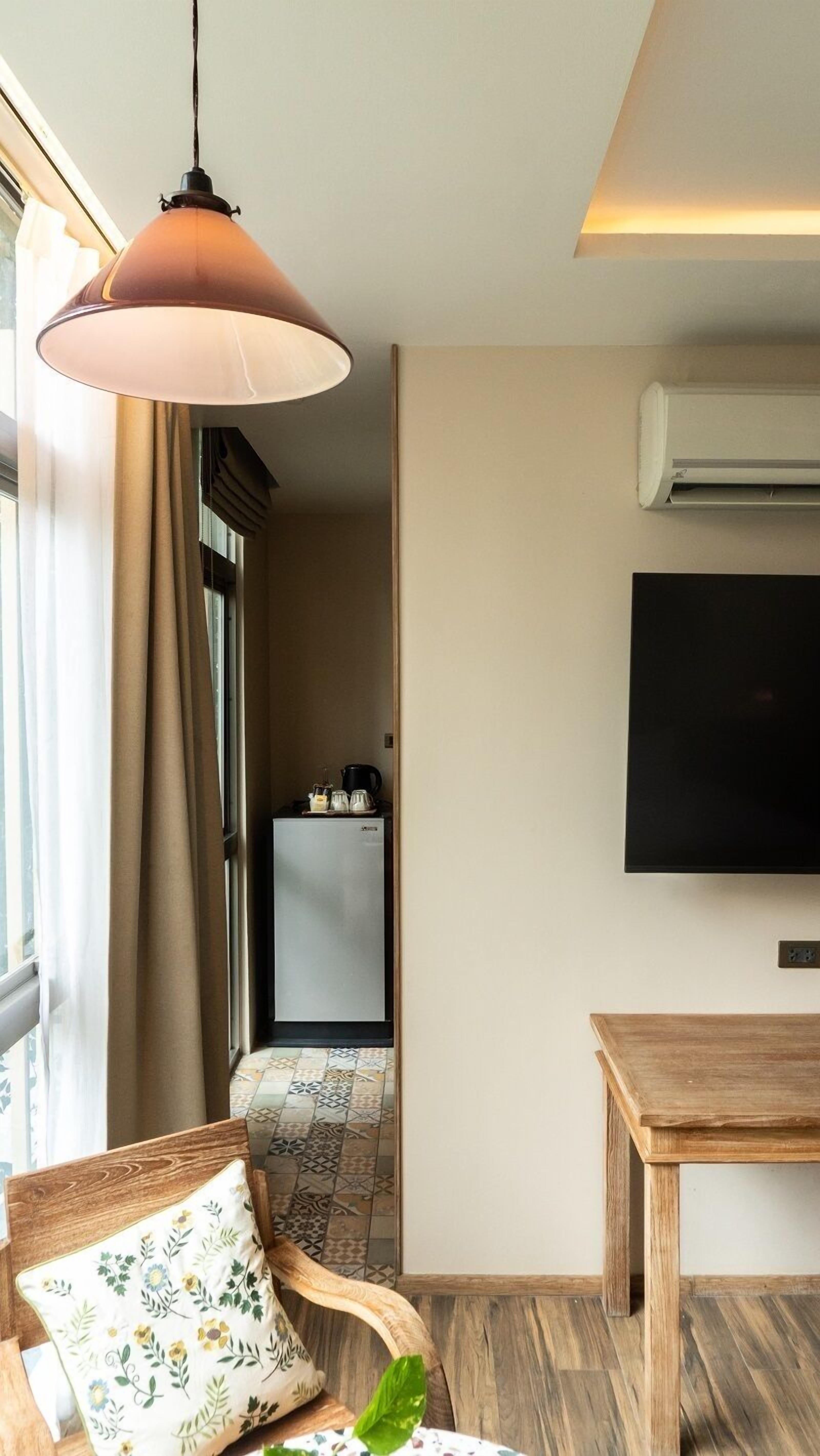 deluxe studio | 1 bedroom, minibar, in-room safe, individually decorated