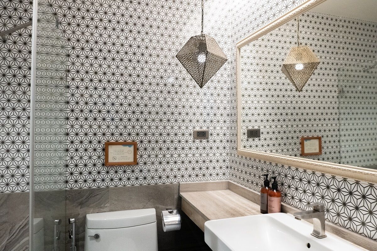 family quadruple room | bathroom | shower, free toiletries, hair dryer, slippers