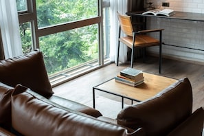 Phòng Premier, bồn tắm | Minibar, két bảo mật tại phòng, trang trí khác biệt, bàn