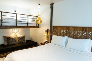 Family Quadruple Room | Private kitchen | Fridge, microwave, stovetop, electric kettle - Tints of Blue Hotel (Bangkok)
