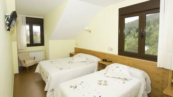 Chambre Confort Double ou avec lits jumeaux, 1 chambre, accessible aux personnes à mobilité réduite | Draps italiens Frette, literie de qualité supérieure