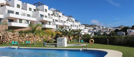 Seasonal outdoor pool, sun loungers