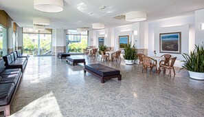 Lobby-Lounge