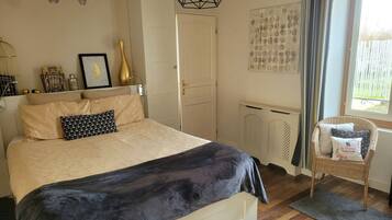 Individually decorated, desk, blackout curtains, soundproofing