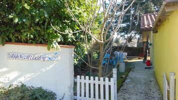 Family Townhome, 1 Bedroom, Non Smoking, Garden View | Garden view