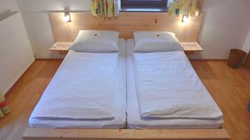 Apartment, 3 Schlafzimmer, Küche, Seeblick | Zimmersafe, Babybetten, kostenloses WLAN