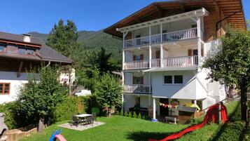 Außen-Kinderspielplatz
