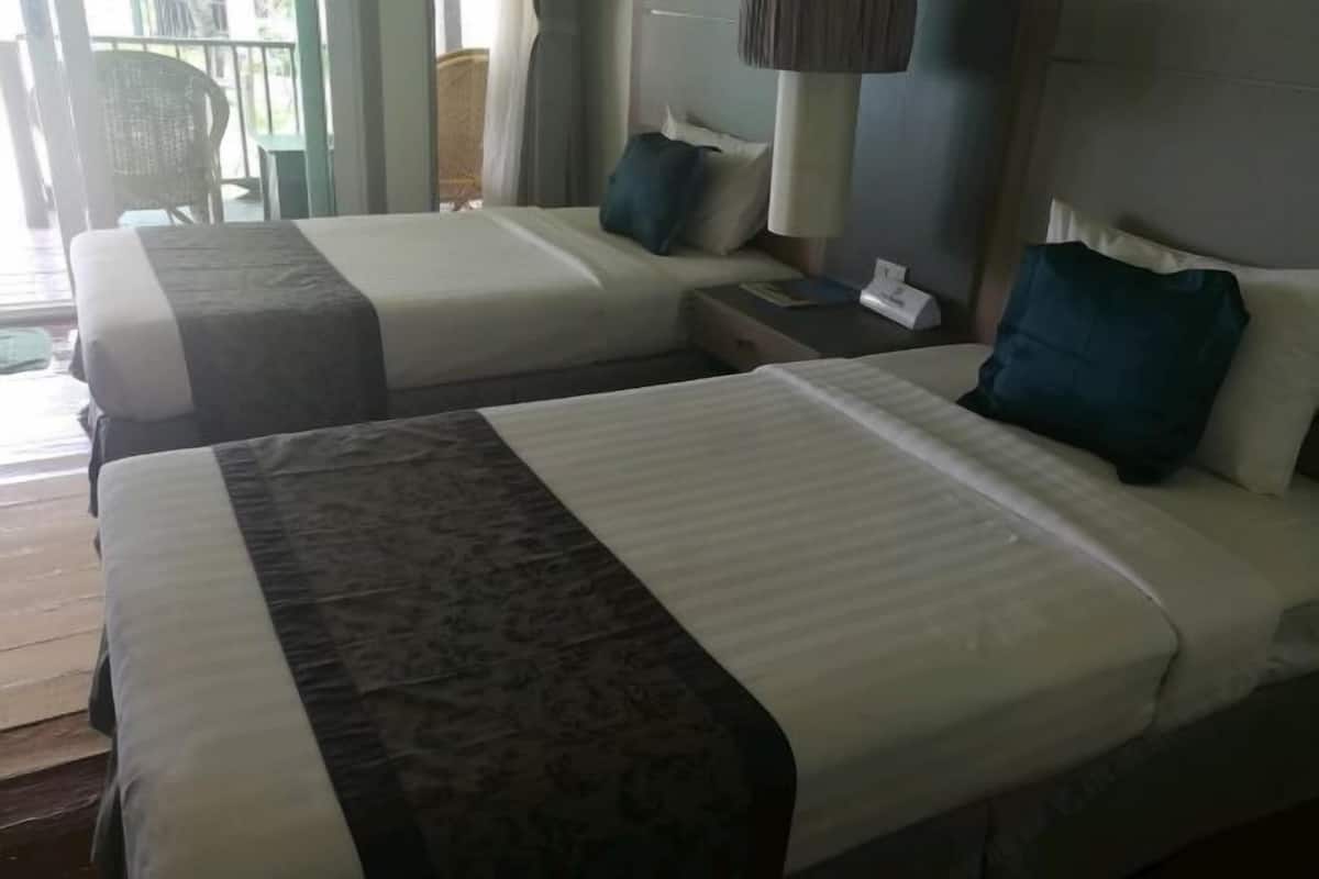 In-room safe, desk, laptop workspace, blackout drapes