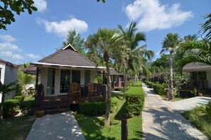 Property grounds - Nakara Long Beach Resort (Ko Lanta)