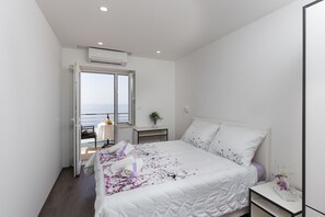 Double Room, Balcony, Sea View | Premium bedding, free WiFi, bed sheets - Guesthouse Home Sweet Home (Dubrovnik)