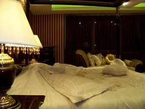 ห้องสแตนดาร์ดดับเบิล | ผ้าปูที่นอน Frette จากอิตาลี, มินิบาร์ฟรีบางอย่าง, ตู้นิรภัยในห้องพัก