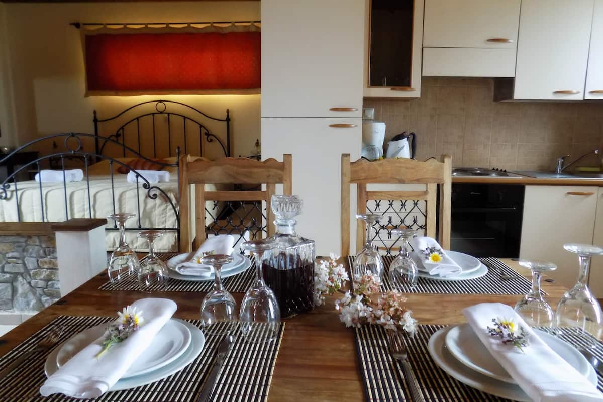 cottage | in-room dining