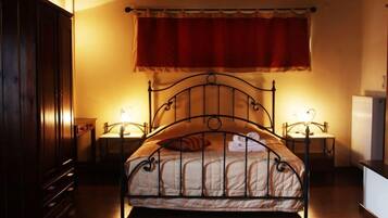 Ferienhaus | Individuell dekoriert, individuell eingerichtet, Schreibtisch