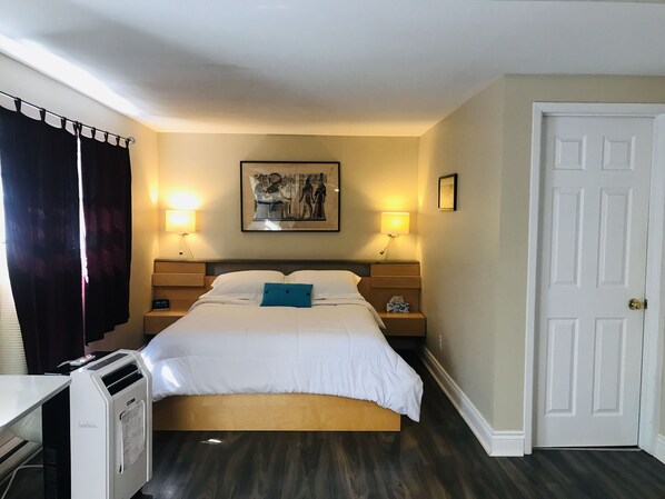 Suite, 1 Queen Bed with Sofa bed (Studio Suite)