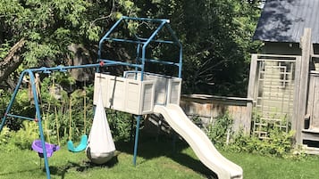 Children’s play area – outdoor