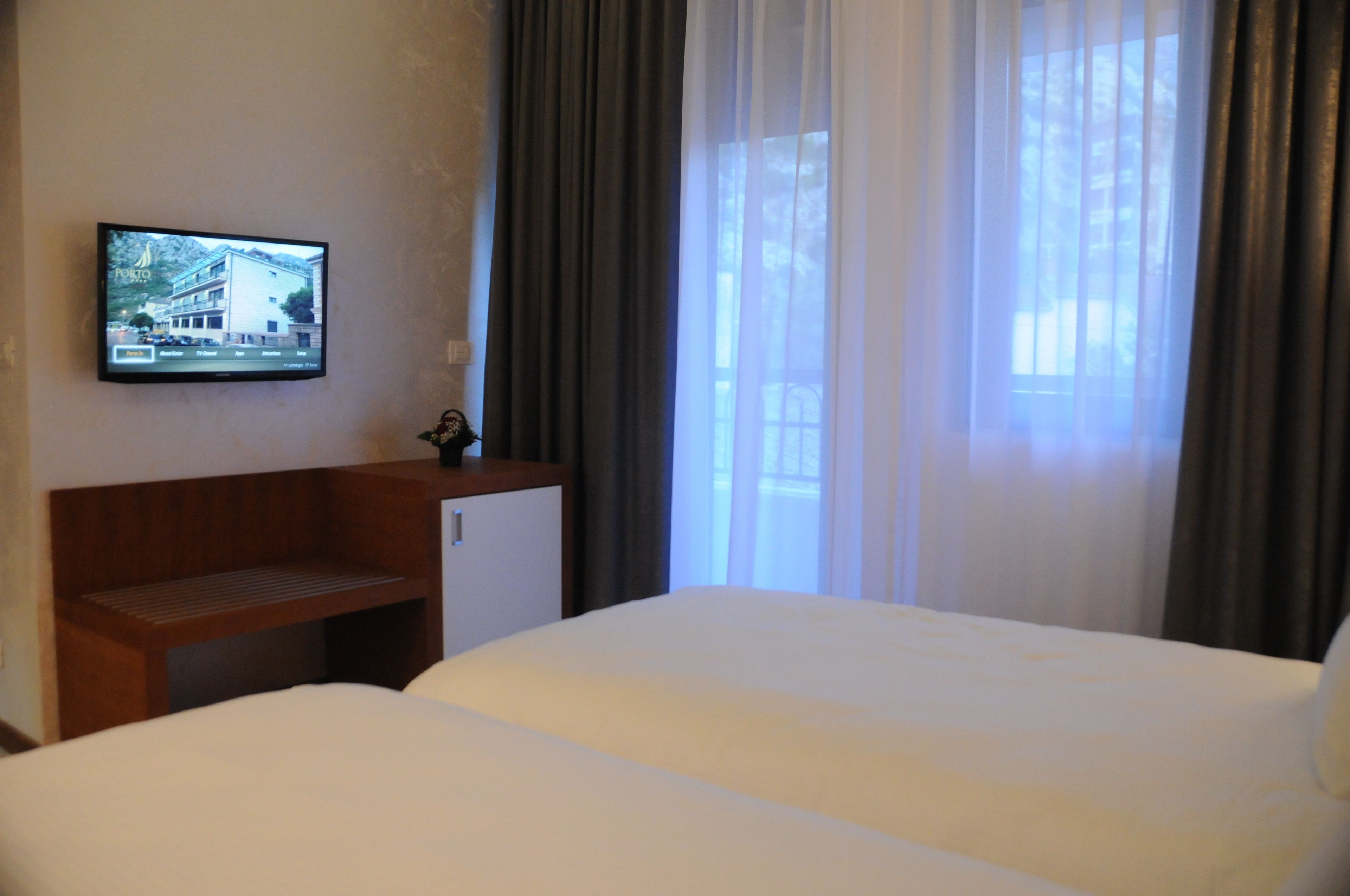 standard double room, balcony | premium bedding, minibar, in-room safe, desk