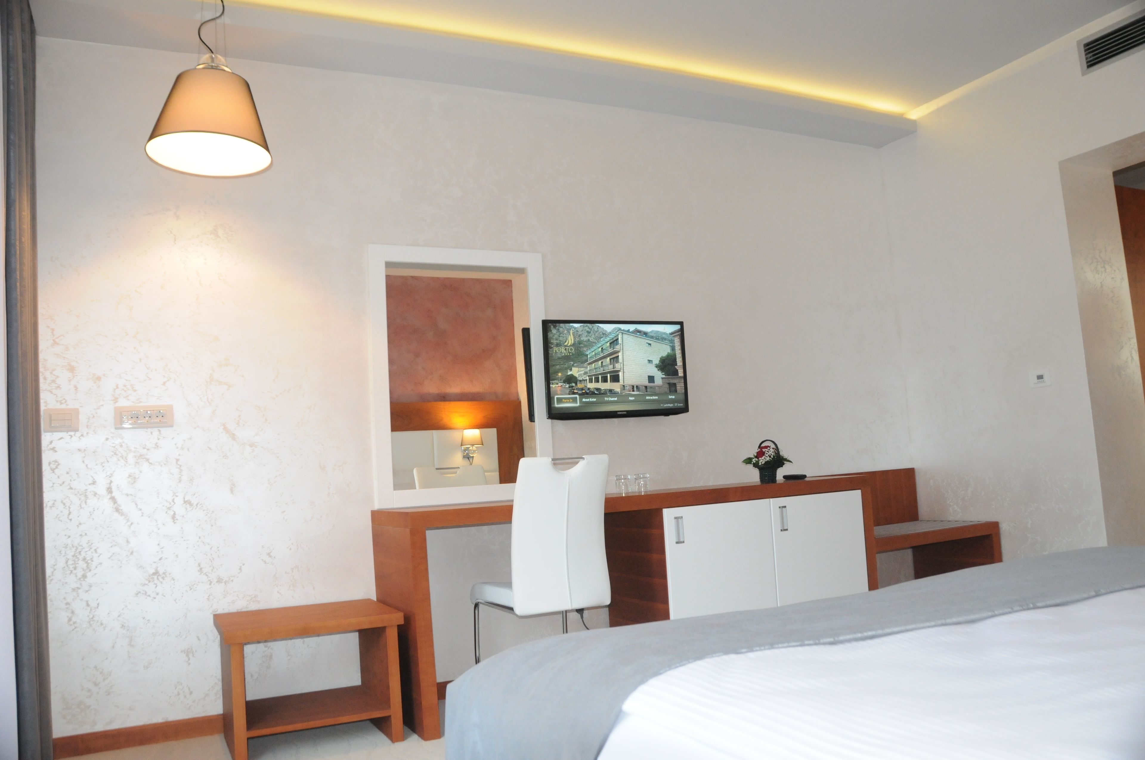 superior double room, balcony | premium bedding, minibar, in-room safe, desk