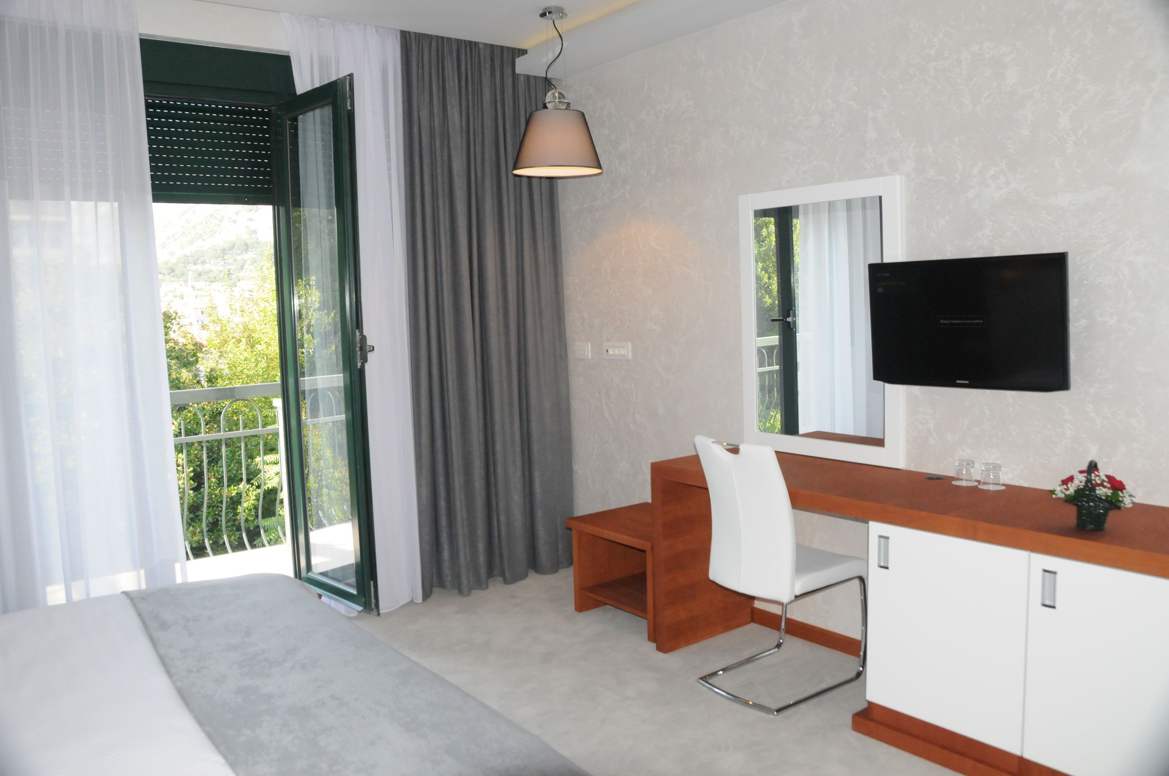 standard double room, balcony | premium bedding, minibar, in-room safe, desk
