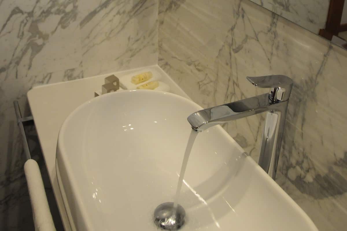 superior double room, balcony | bathroom | shower, free toiletries, dressing gowns, towels