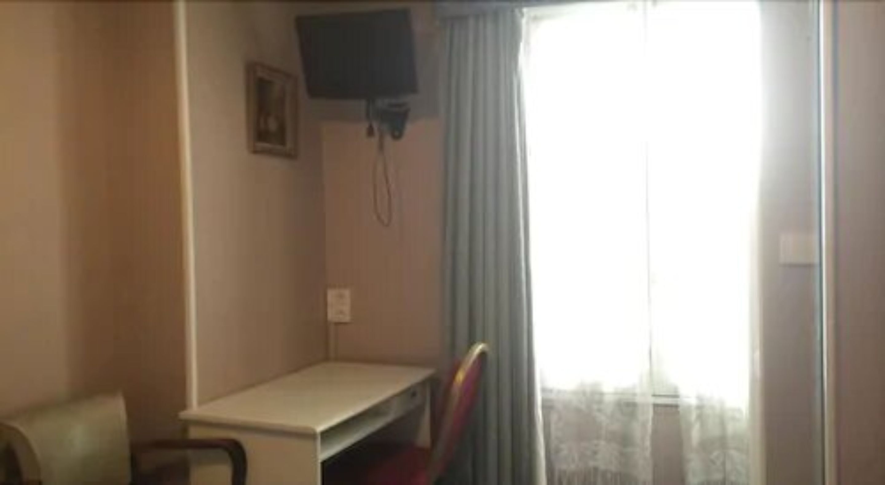 Photo - Hôtel Stanislas sans ascenseur