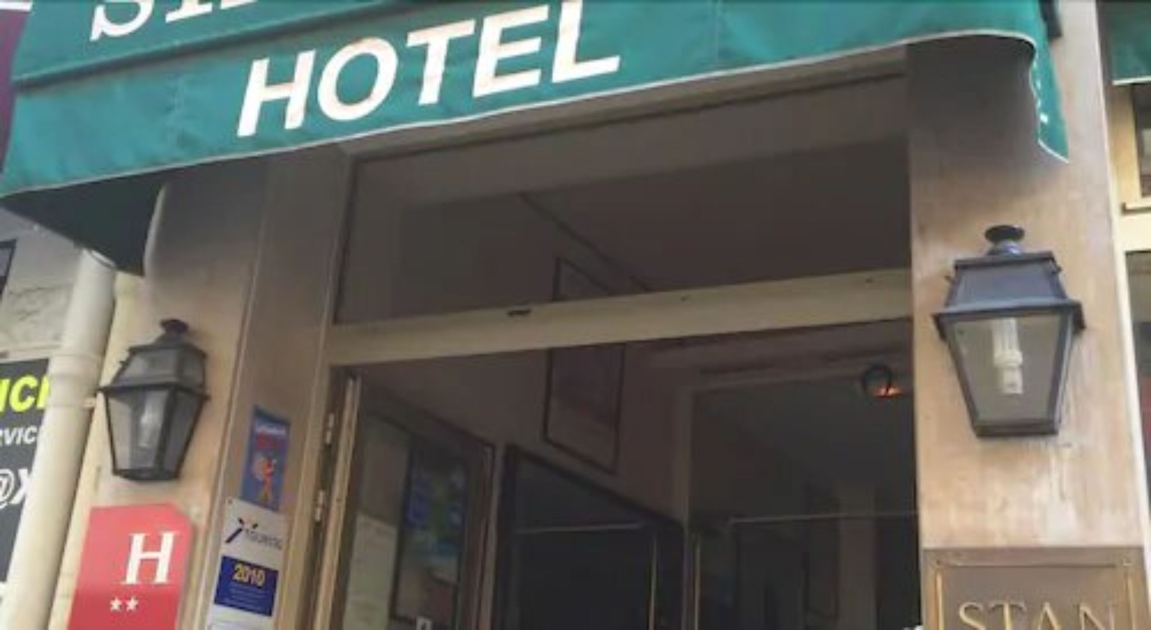 Photo - Hôtel Stanislas sans ascenseur