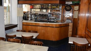 Bar (in der Unterkunft)