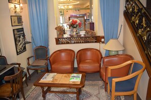 Interior entrance - Hôtel Stanislas (Paris)