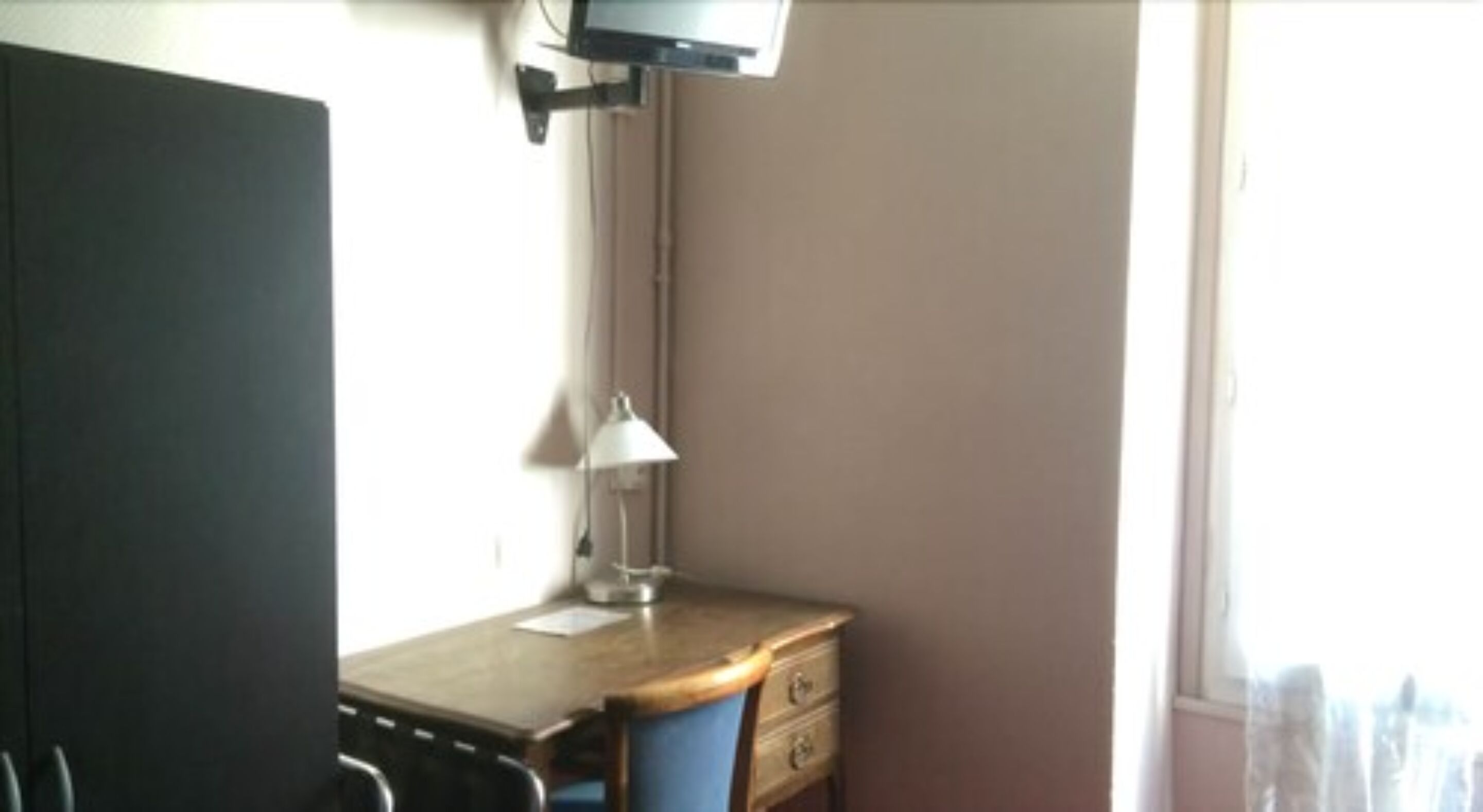 Photo - Hôtel Stanislas sans ascenseur