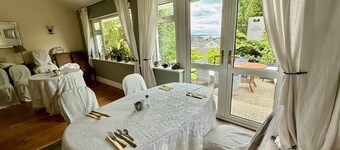 Robin Hill House