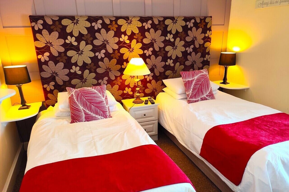 Signature-talo, kylpyhuone makuuhuoneen yhteydessä, merinäköala