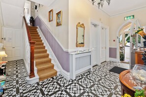 Exterior - Robin Hill House (Cobh)