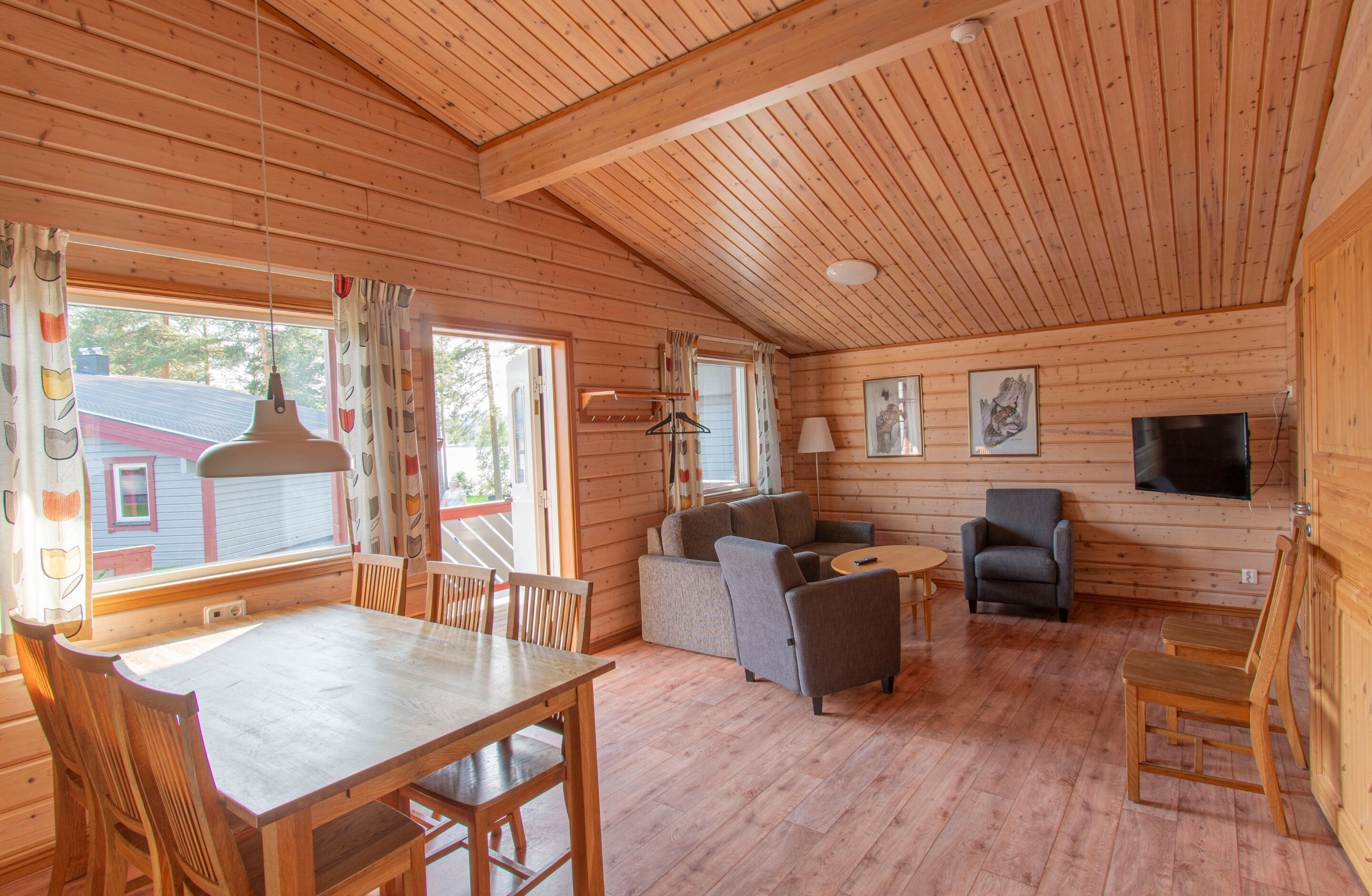 cottage, 2 bedrooms | desk, soundproofing, free wired internet