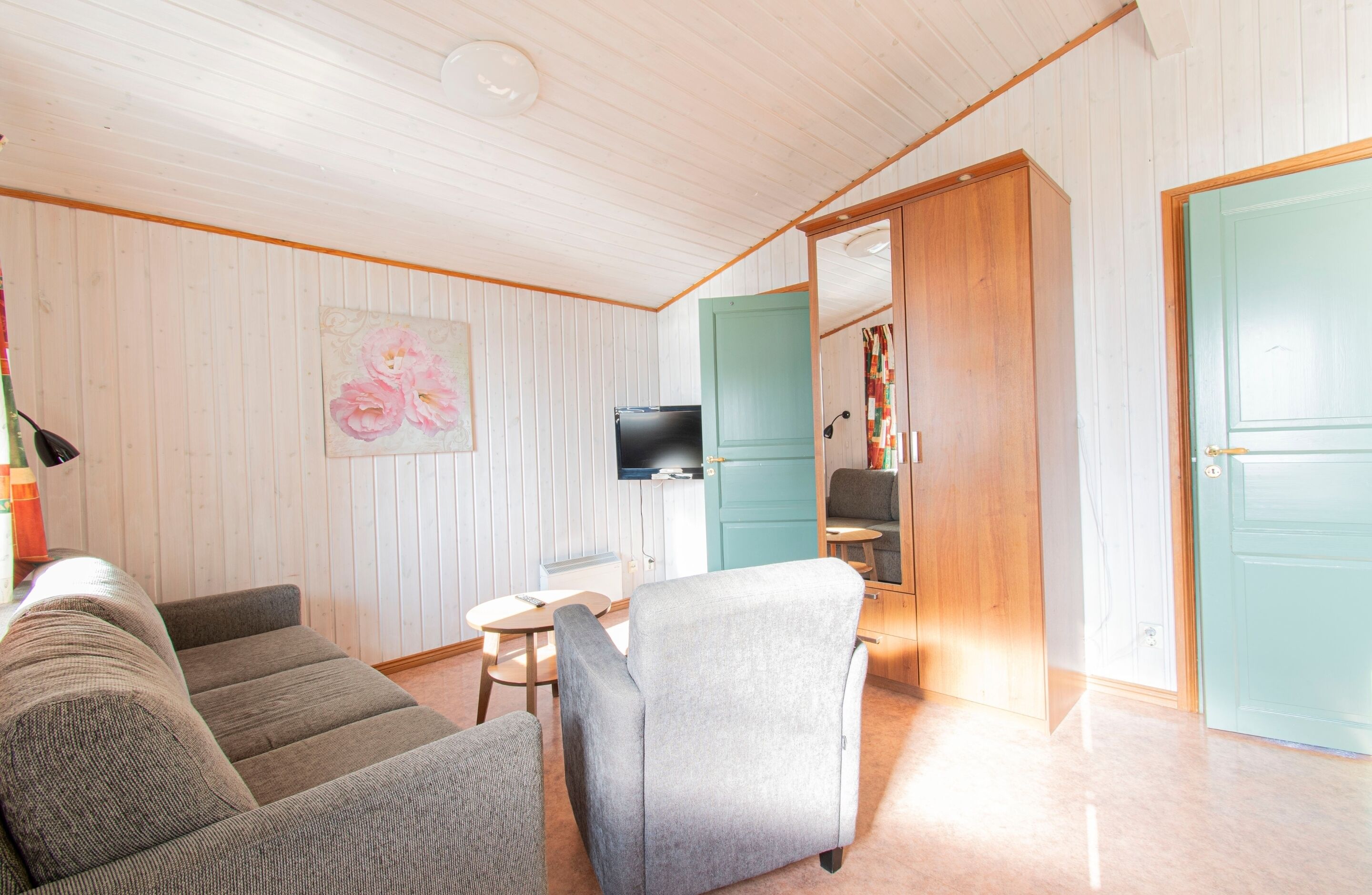 cottage, 2 bedrooms | desk, soundproofing, free wired internet