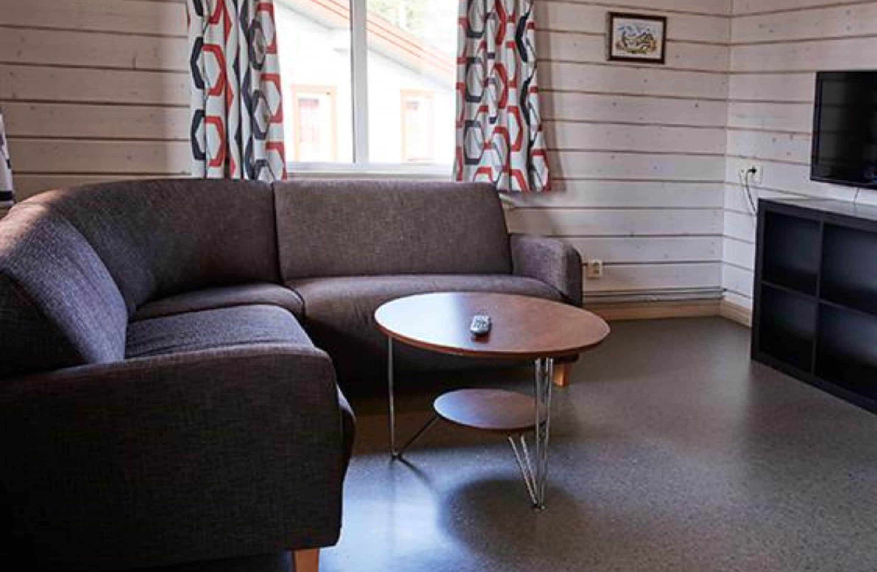 cottage, 2 bedrooms | desk, soundproofing, free wired internet