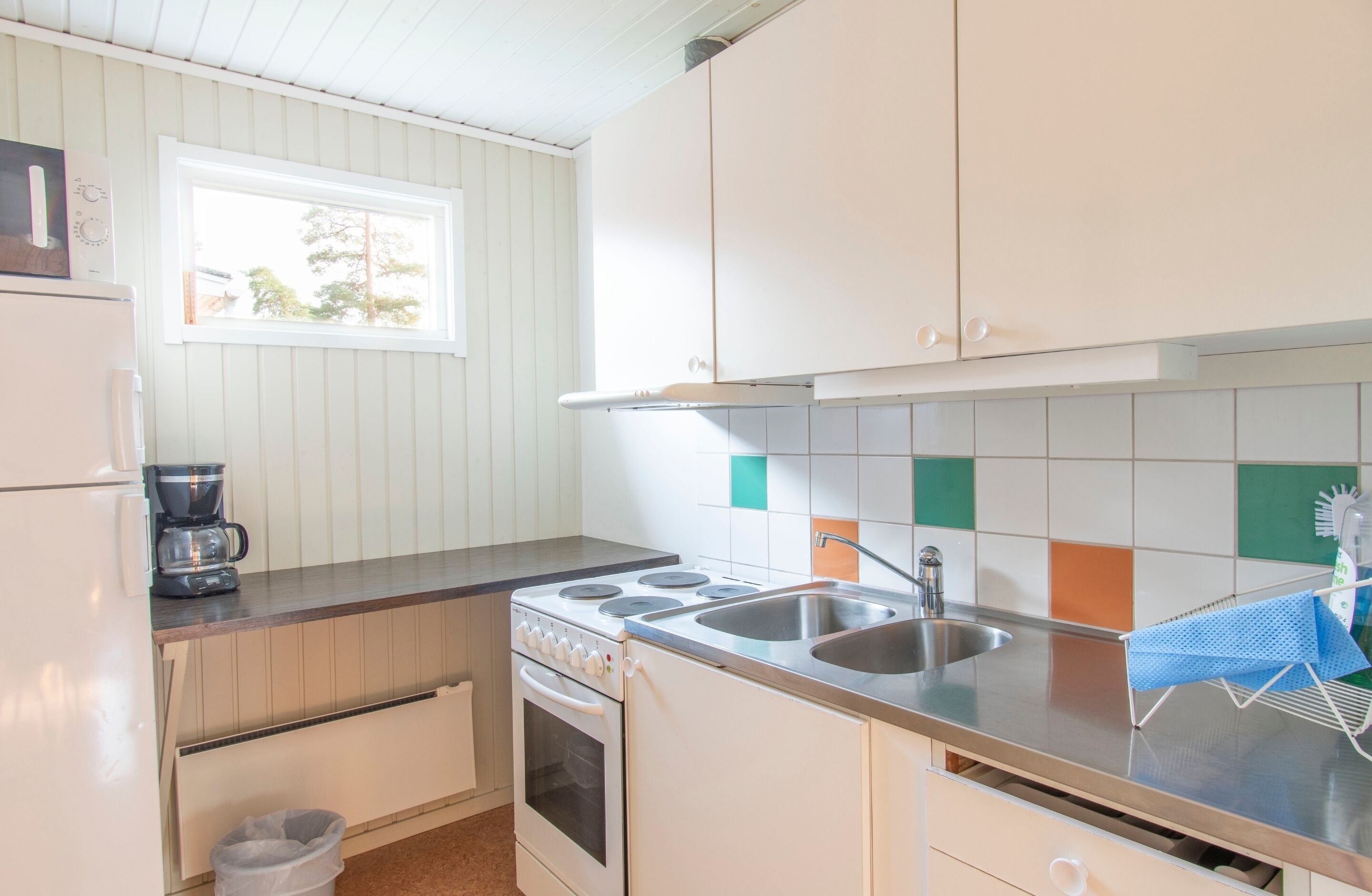 cottage, 1 bedroom | private kitchen | cookware/dishes/utensils