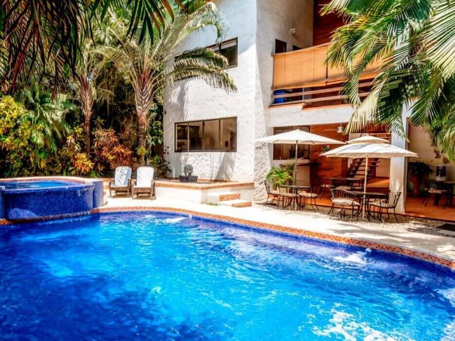 Vila exclusiva | Área de estar | TV de tela plana 32 polegadas com canais a cabo, TV