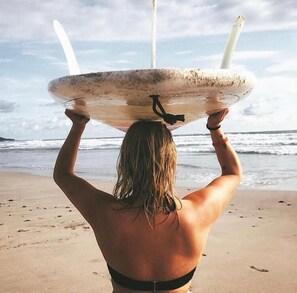 Surfing/bodyboarding